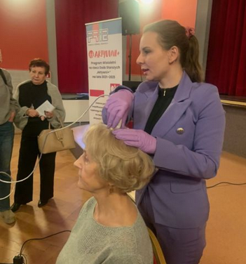 WYKŁAD ,,PODSTAWY TRYCHOLOGII” WYGŁOSIŁA  TRYCHOLOG mgr inż. NATALIA LENARCZYK